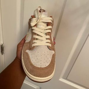 Medium curry dunk low